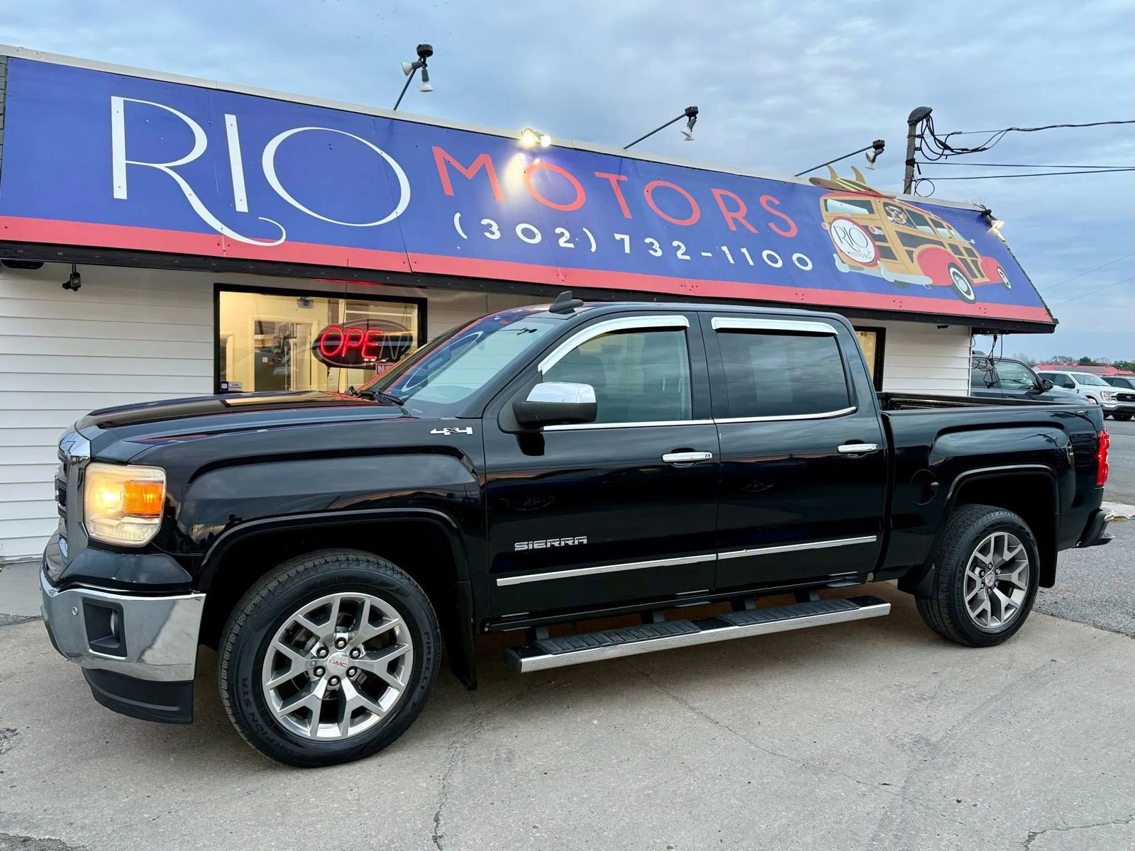 Used 2015 GMC Sierra 1500 SLT w/ SLT Crew Cab Value Package