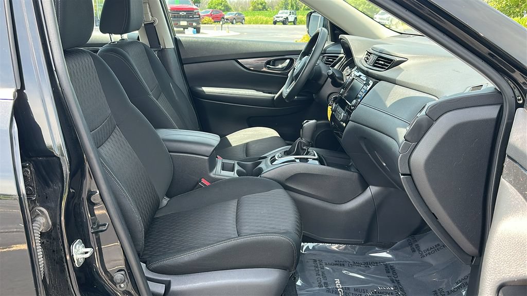 Used 2018 Nissan Rogue S AWD/4WD image 29