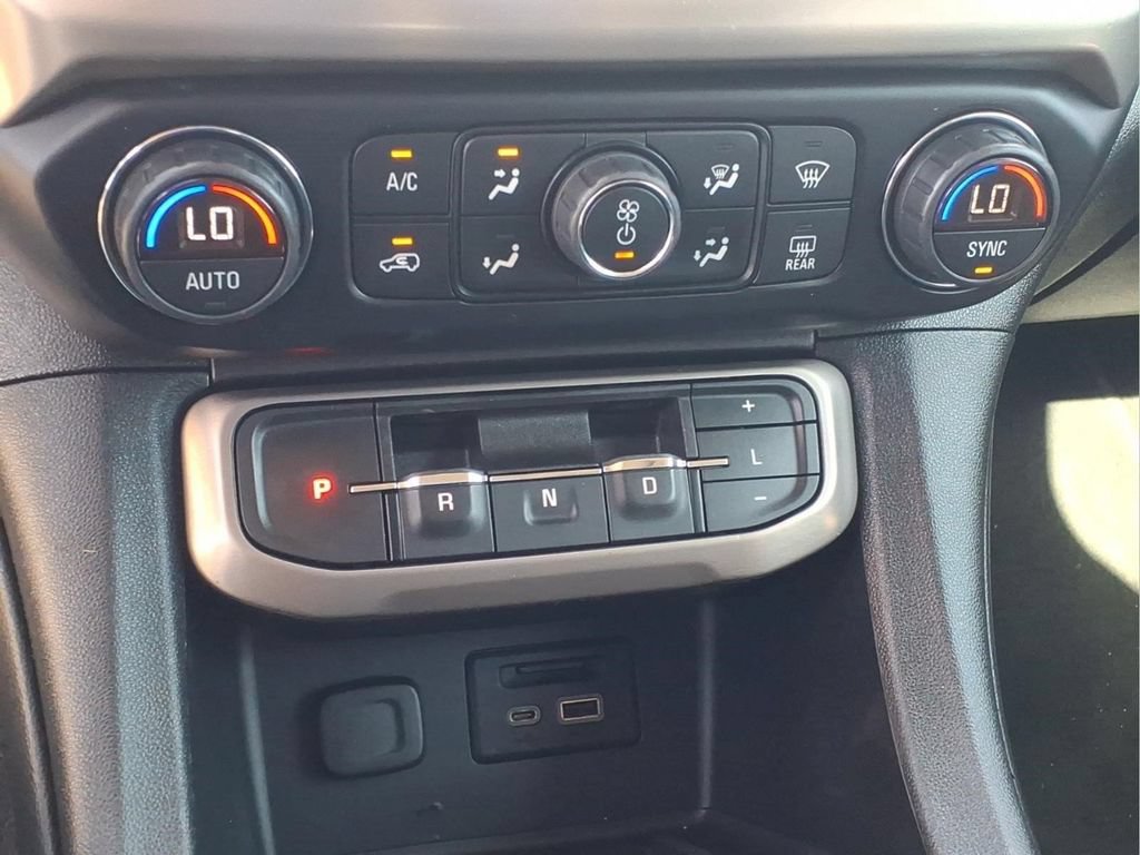 Used 2021 GMC Acadia Denali w/ Denali Technology Package FWD image 23