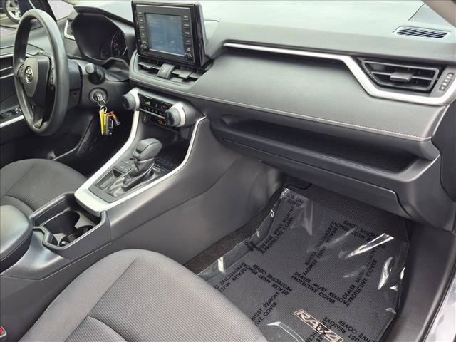 Used 2019 Toyota RAV4 LE FWD image 20