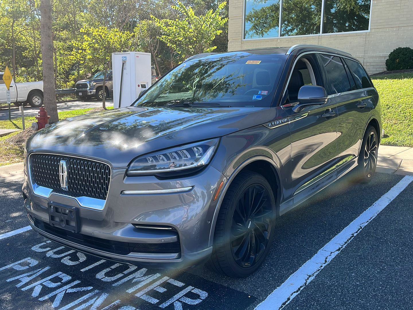 Used 2022 Lincoln Aviator Reserve w/ Equipment Group 201A AWD/4WD image 1