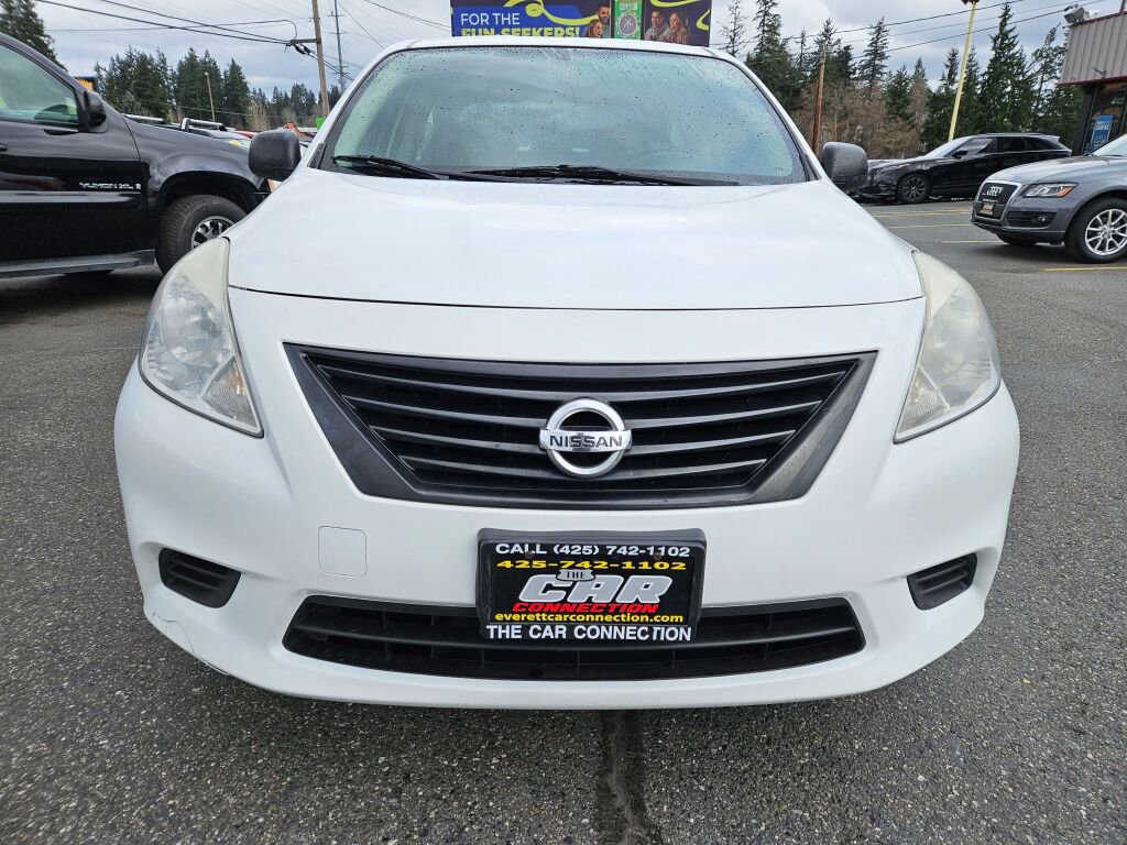 Used 2014 Nissan Versa S FWD image 2