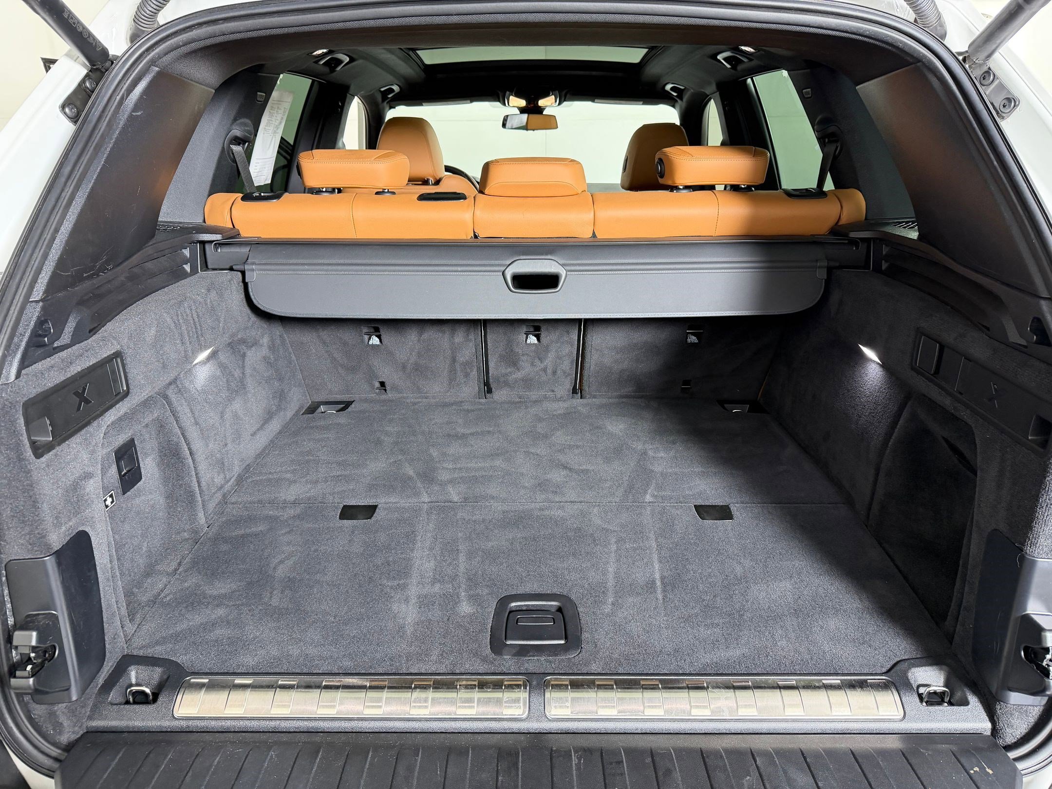 Certified 2022 BMW X5 xDrive45e w/ Climate Comfort Package image 32