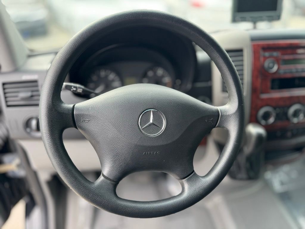 Used 2012 Mercedes-Benz Sprinter 2500 image 23