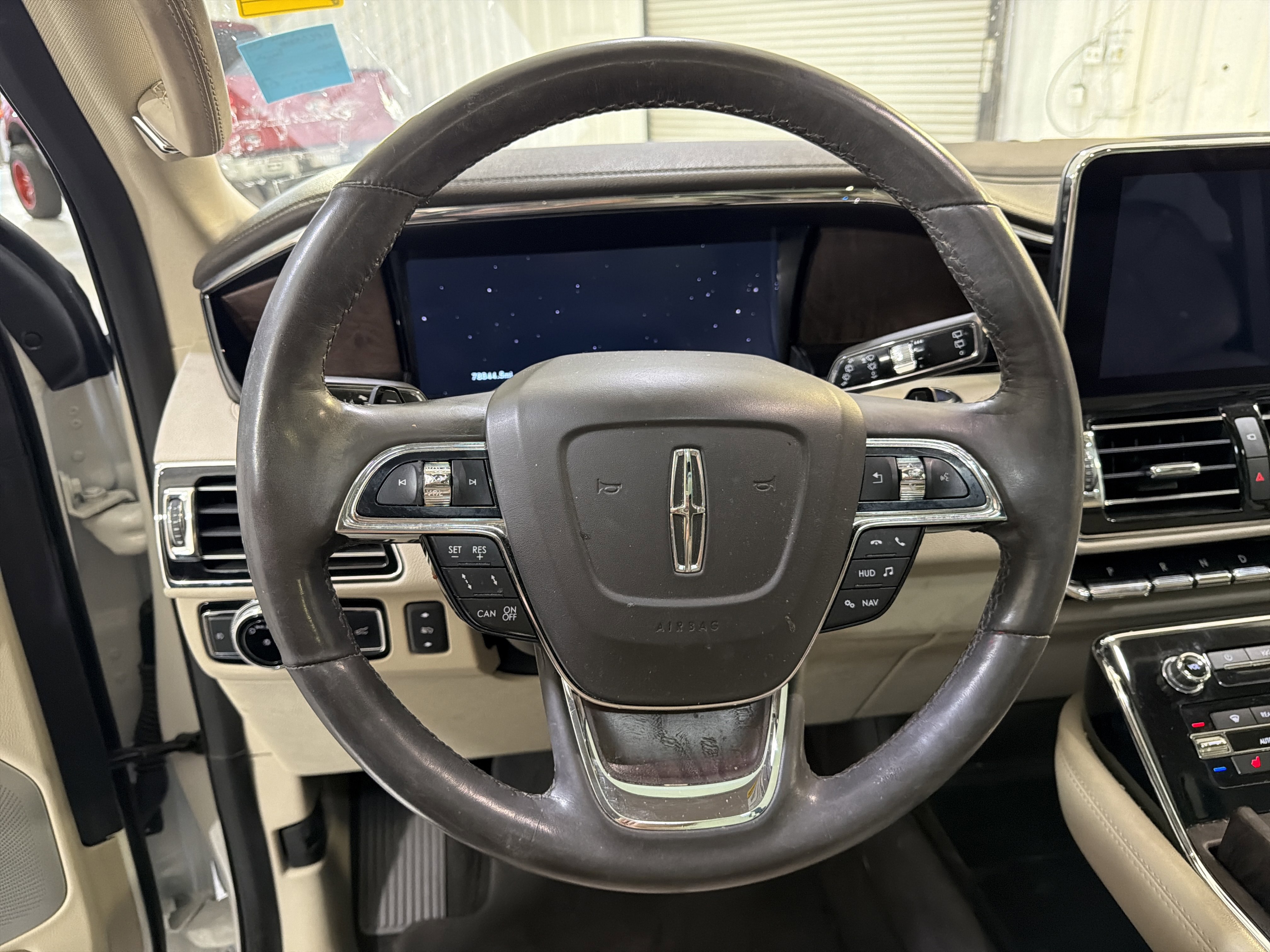 Used 2020 Lincoln Navigator Reserve w/ Luxury Package RWD image 15