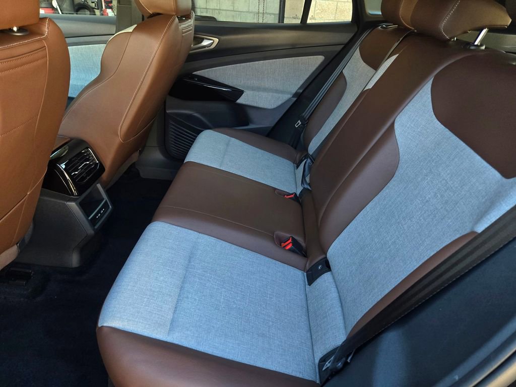 Certified 2023 Volkswagen ID.4 Pro image 11