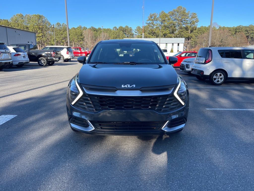 Used 2024 Kia Sportage LX image 3