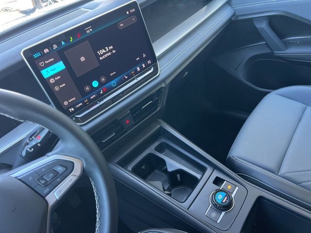 Certified 2025 Volkswagen Tiguan SE image 22