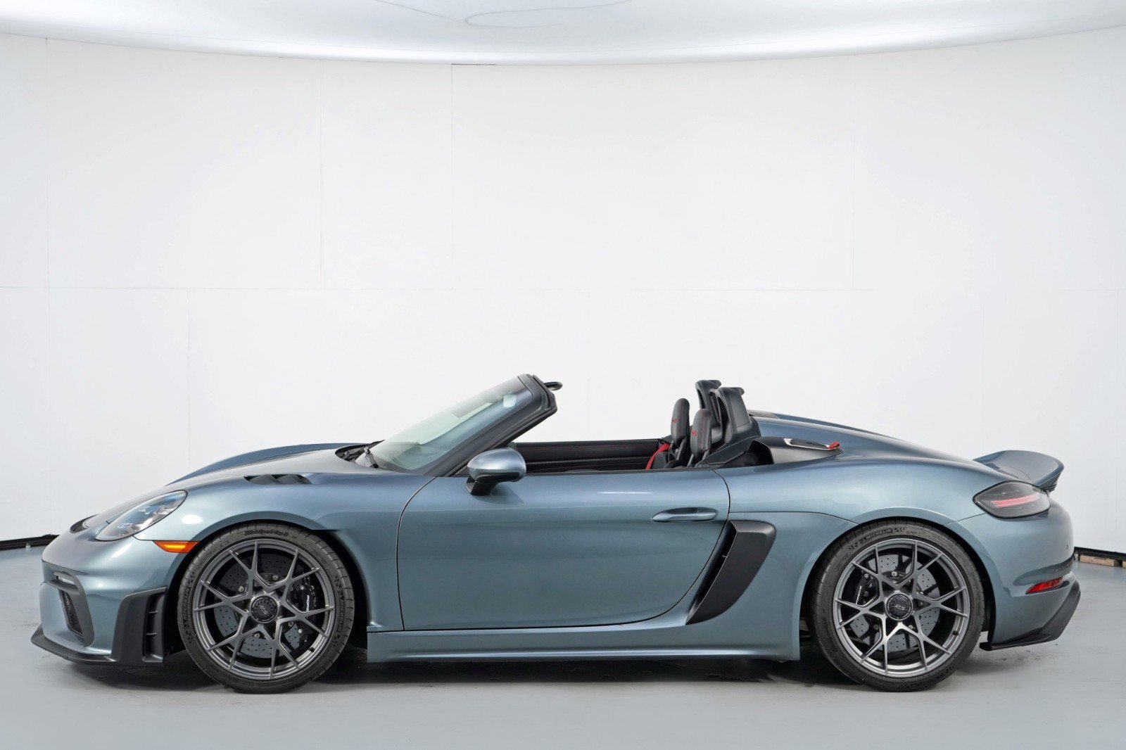 Used 2024 Porsche 718 Boxster Spyder RS w/ Light Design Package RWD image 44