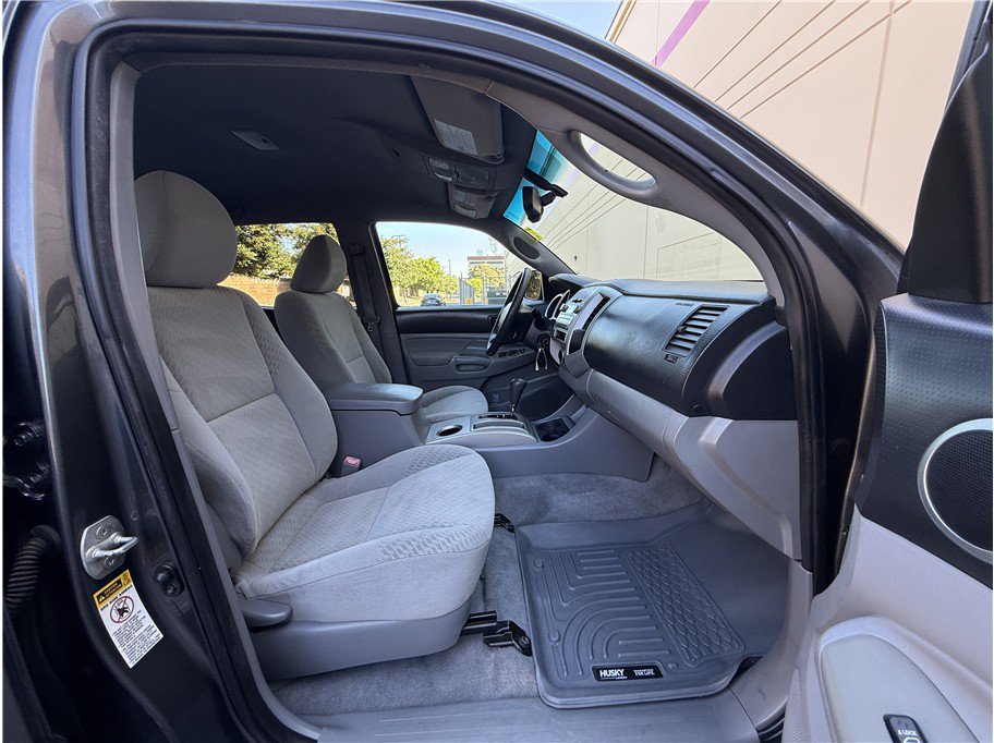Used 2011 Toyota Tacoma PreRunner w/ SR5 Pkg #2 RWD image 16
