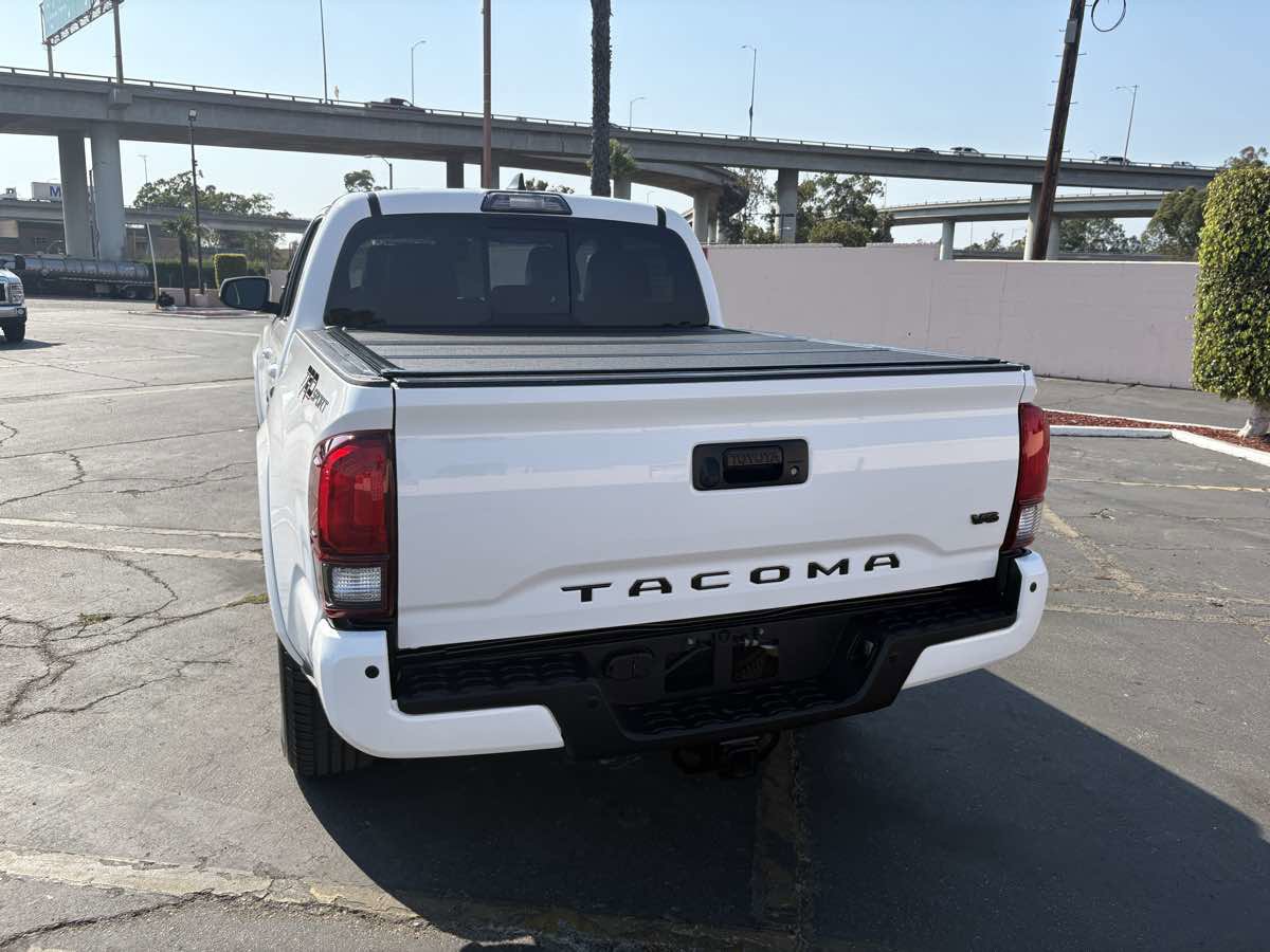 Used 2019 Toyota Tacoma TRD Sport image 14