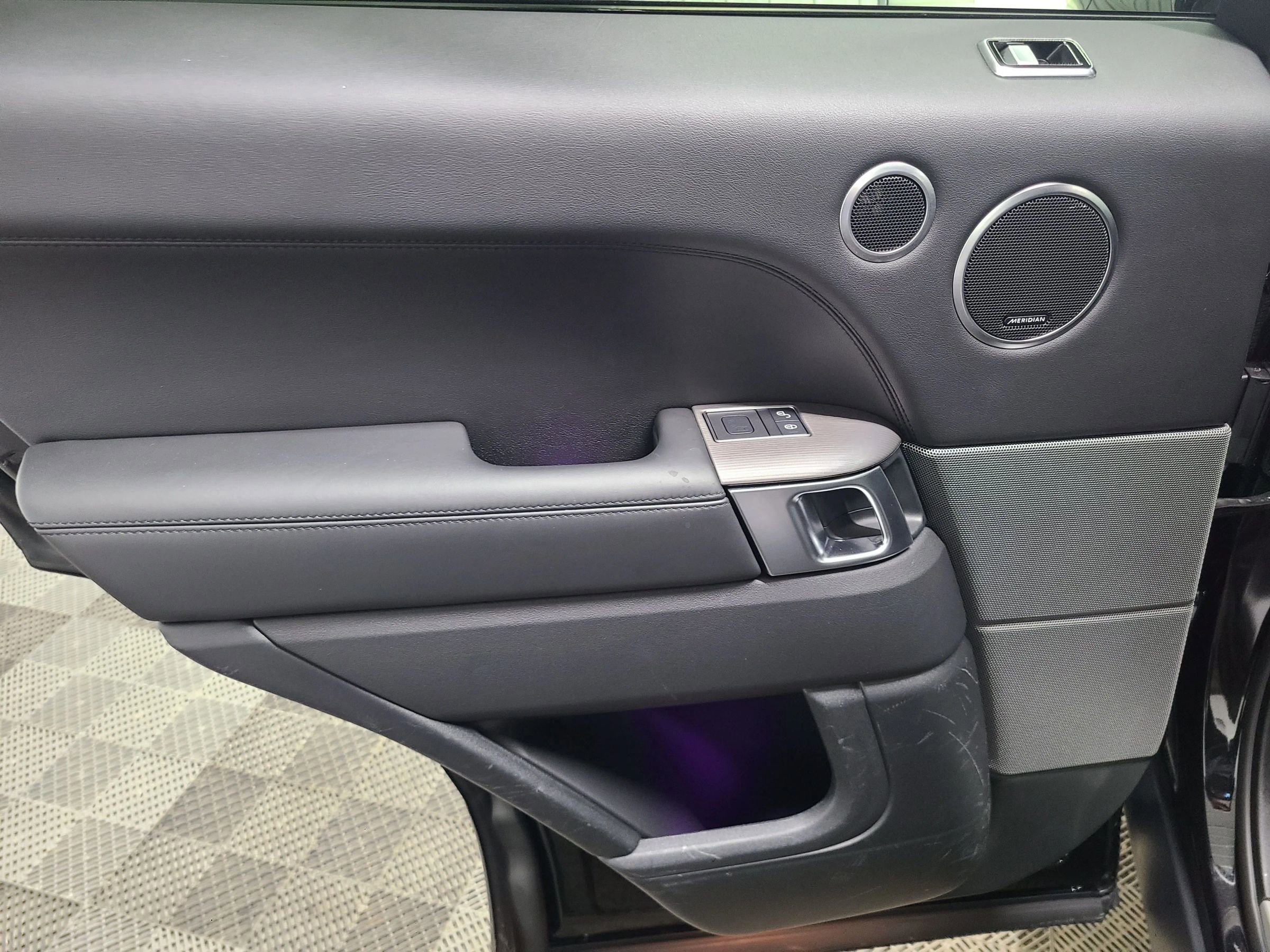 Used 2020 Land Rover Range Rover Sport HSE image 38