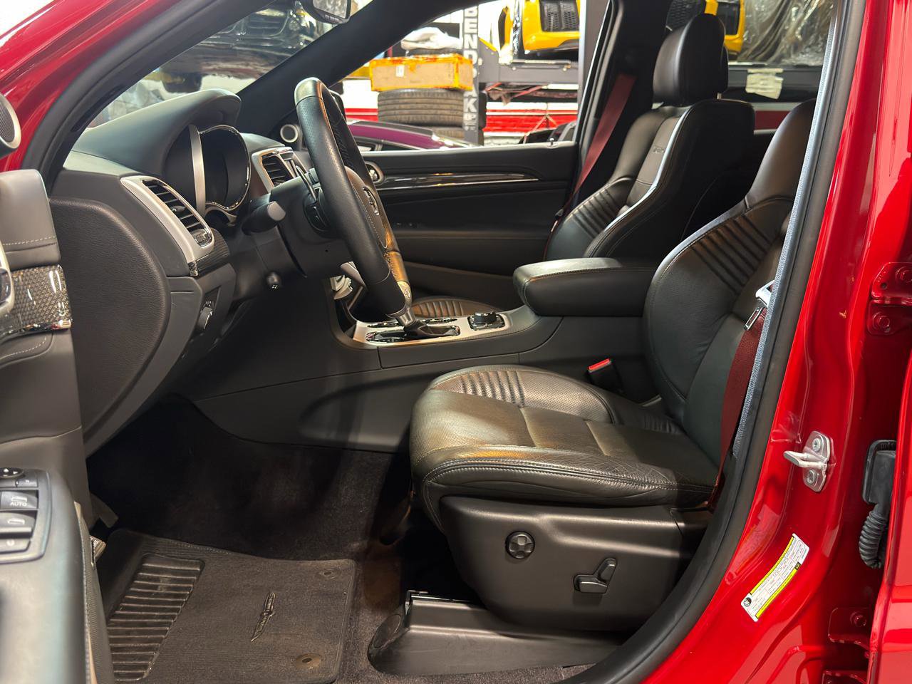 Used 2018 Jeep Grand Cherokee Trackhawk AWD/4WD image 17