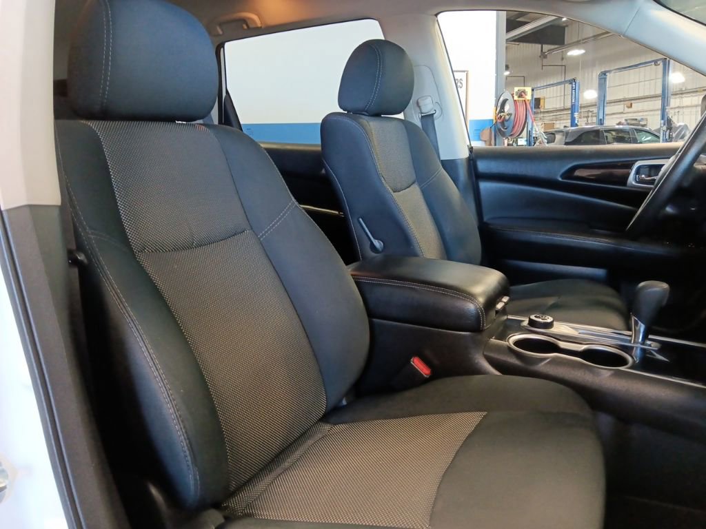 Used 2018 Nissan Pathfinder S AWD/4WD image 34