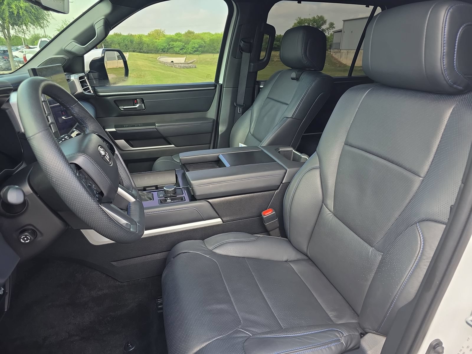 Used 2025 Toyota Sequoia Platinum AWD/4WD image 12