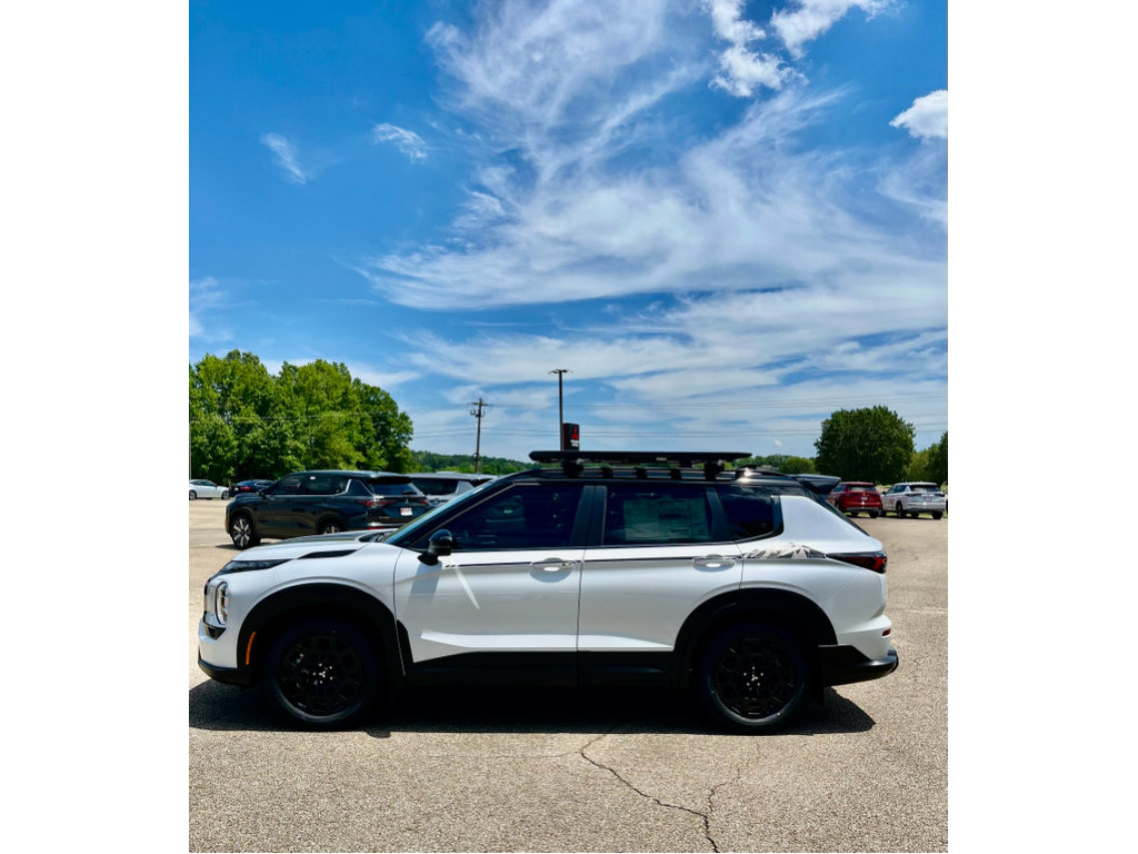 New 2026 Mitsubishi Outlander AWD image 4