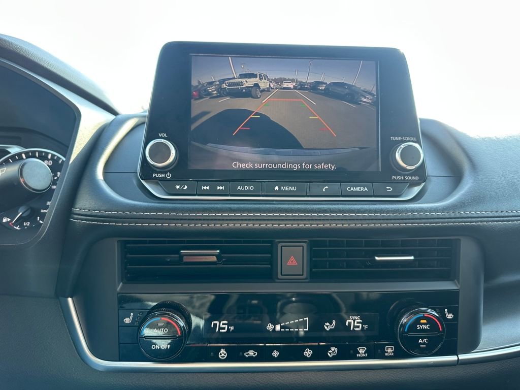 Used 2023 Nissan Rogue SV w/ SV Premium B Package image 19