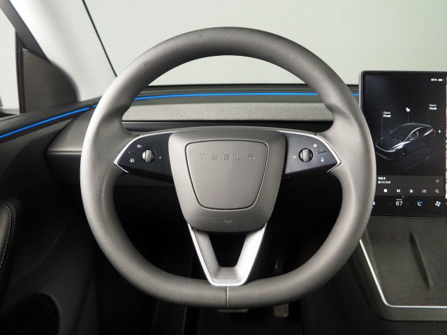 Used 2026 Tesla Model Y Long Range AWD/4WD image 19