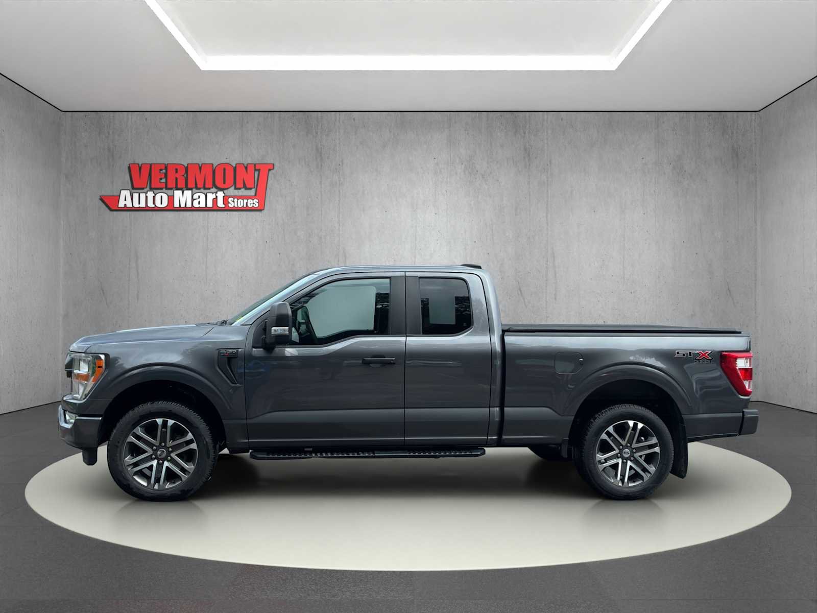Used 2022 Ford F150 XL w/ STX Appearance Package image 4