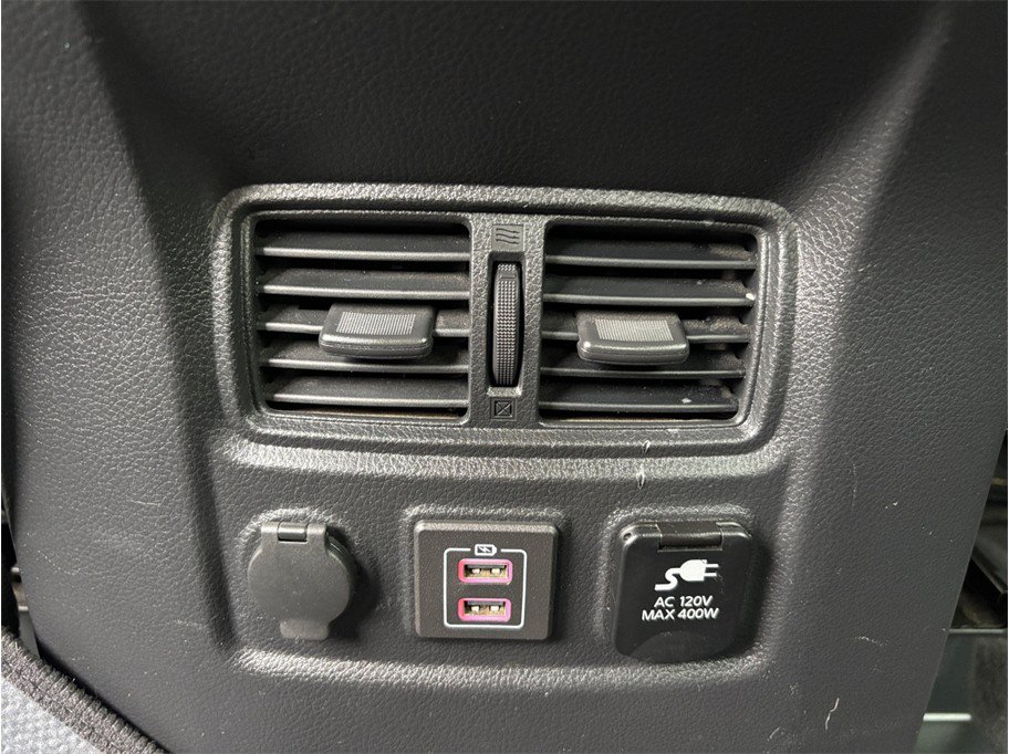 Used 2021 Nissan Titan SV w/ SV Convenience Package AWD/4WD image 40