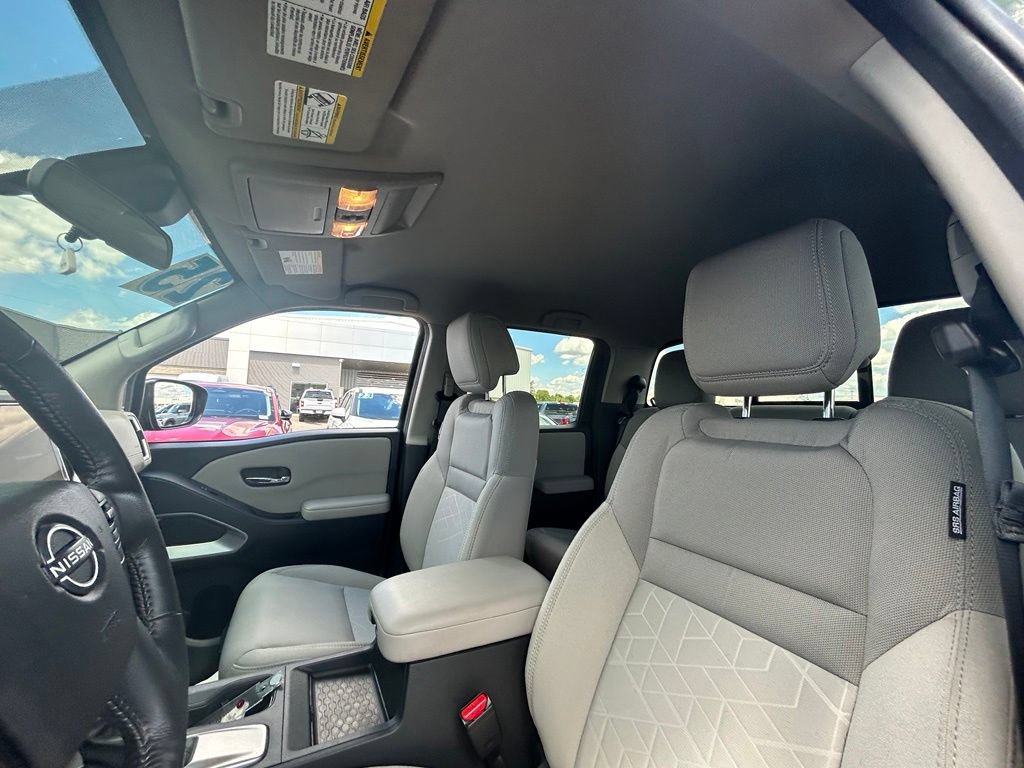 Used 2025 Nissan Frontier SV w/ SV Convenience Package AWD/4WD image 16