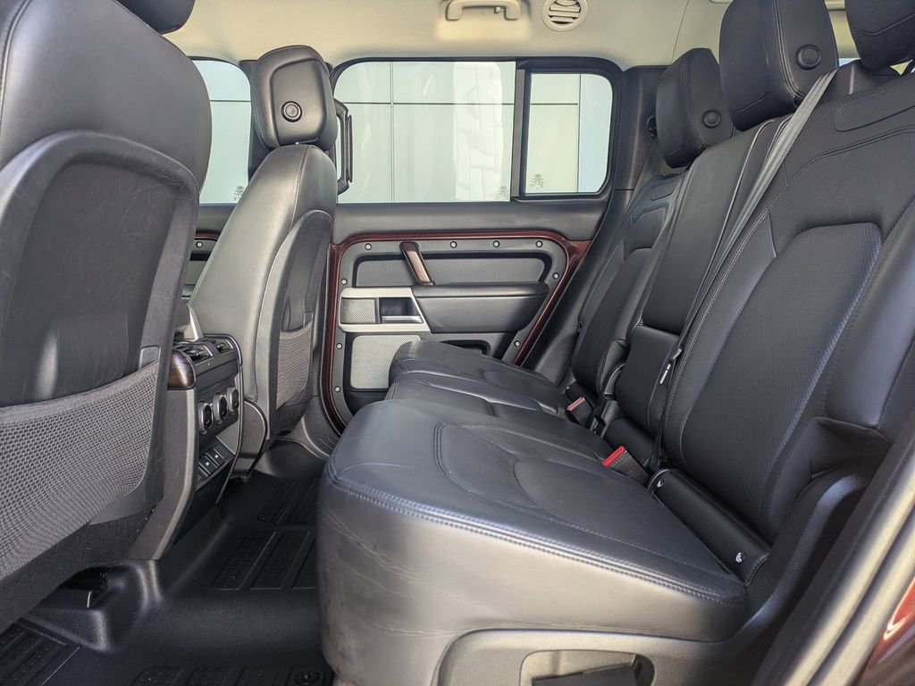 Used 2023 Land Rover Defender 130 First Edition image 15