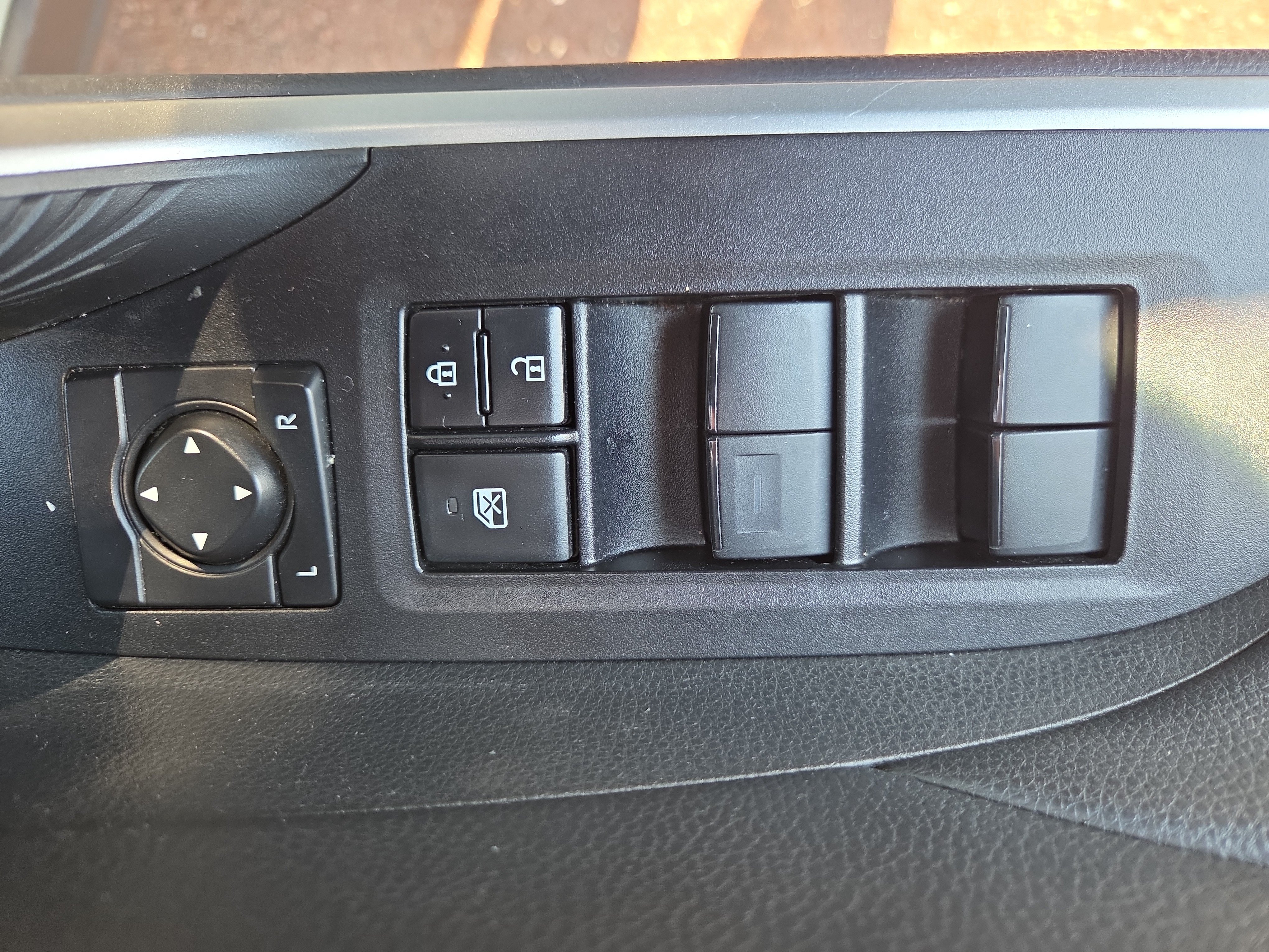 Certified 2021 Toyota RAV4 XLE w/ XLE Grade Weather Package AWD/4WD image 27