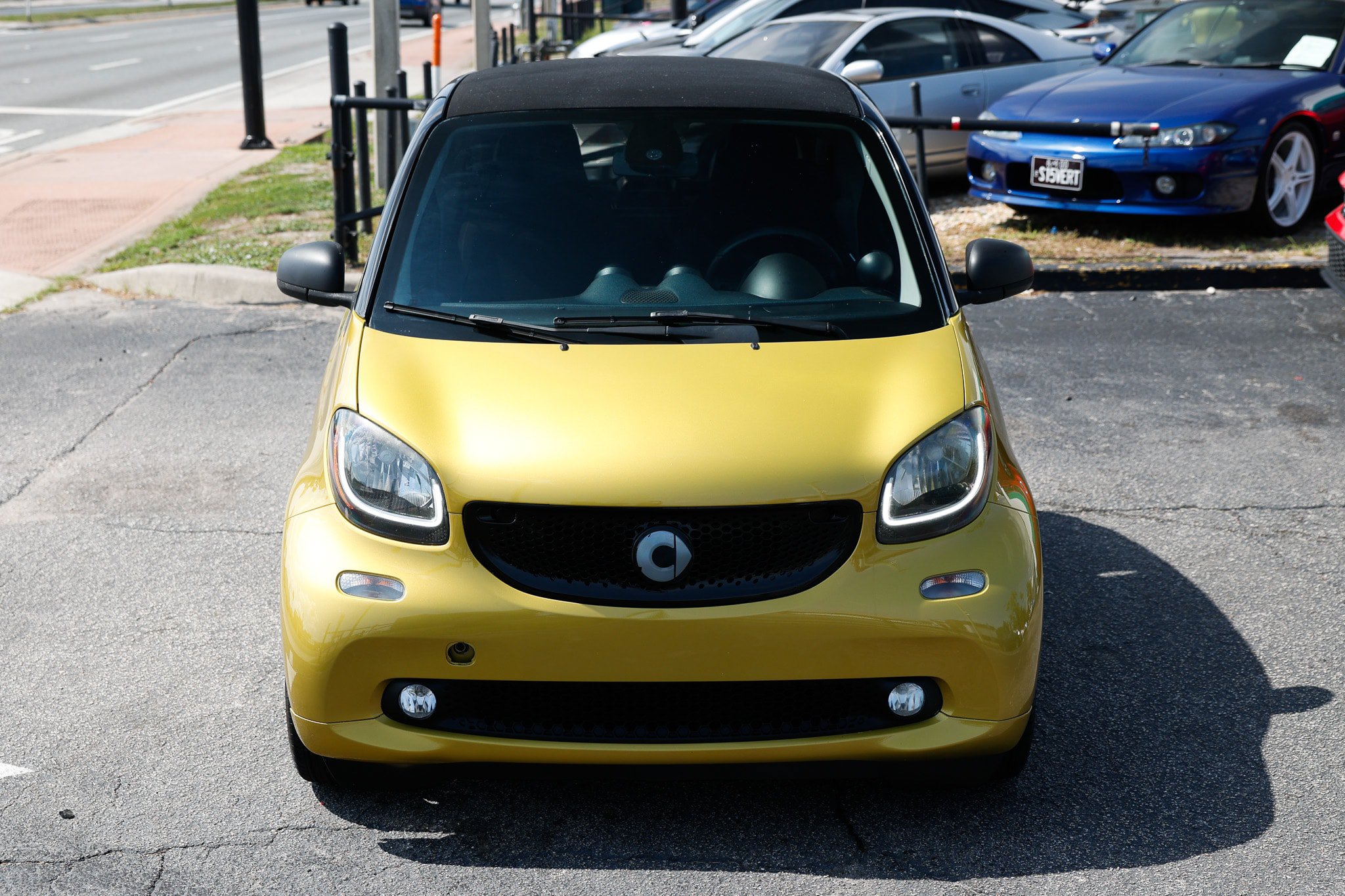 Used 2017 smart fortwo Proxy RWD image 23