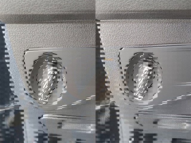 Certified 2022 Volkswagen Tiguan SE image 29