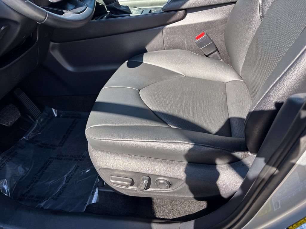 Used 2025 Toyota Grand Highlander AWD image 22