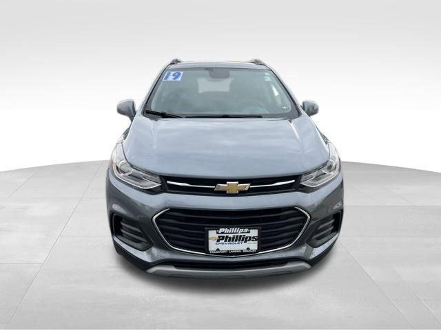 Used 2019 Chevrolet Trax LT w/ LT Convenience Package AWD/4WD image 2