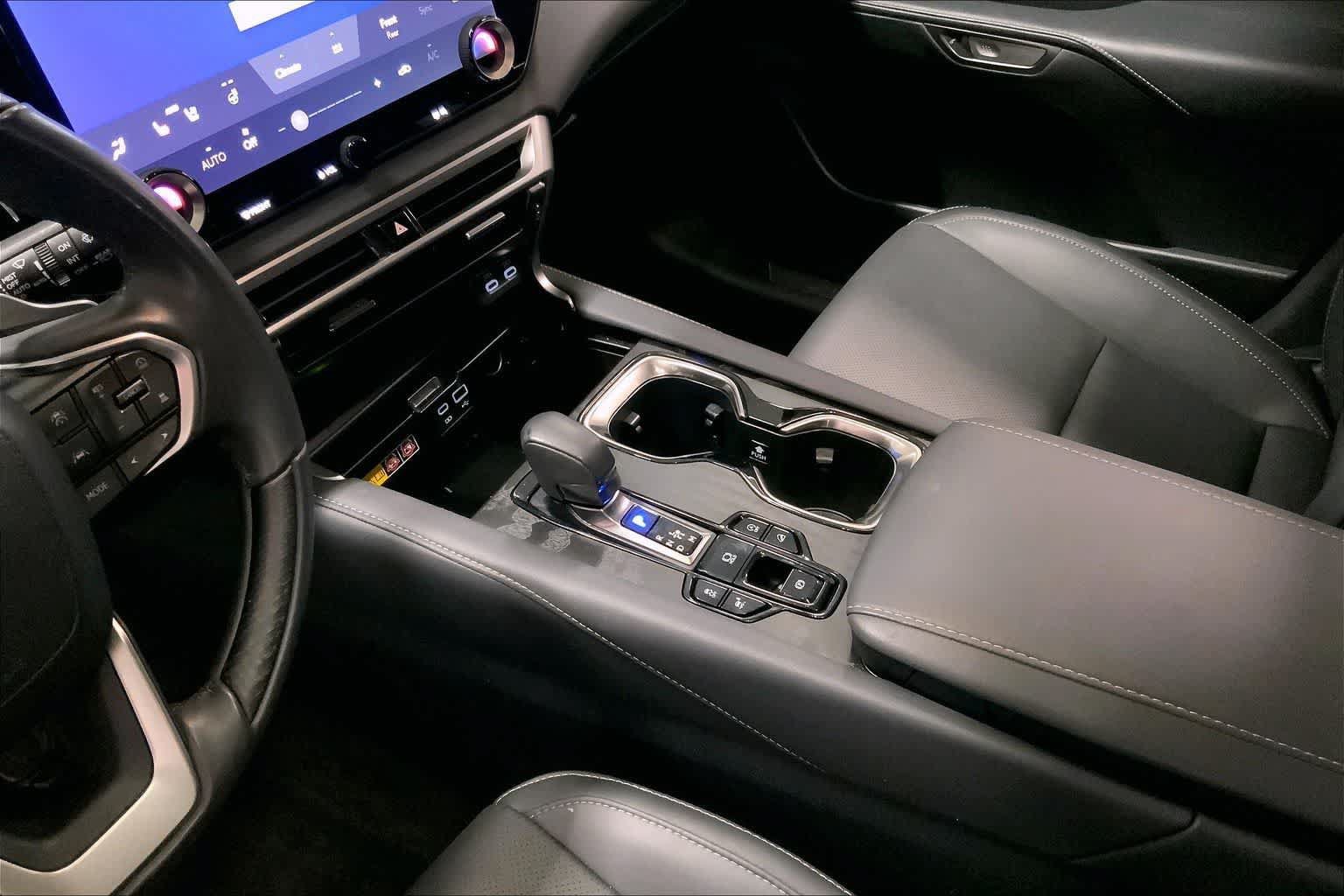 Used 2024 Lexus RX 350 Premium w/ Accessory Package (Z1) AWD/4WD image 14
