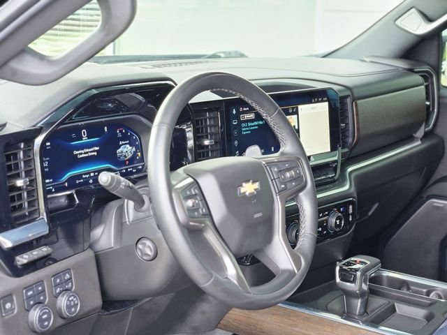 Used 2024 Chevrolet Silverado 1500 High Country w/ High Country Premium Package AWD/4WD image 12