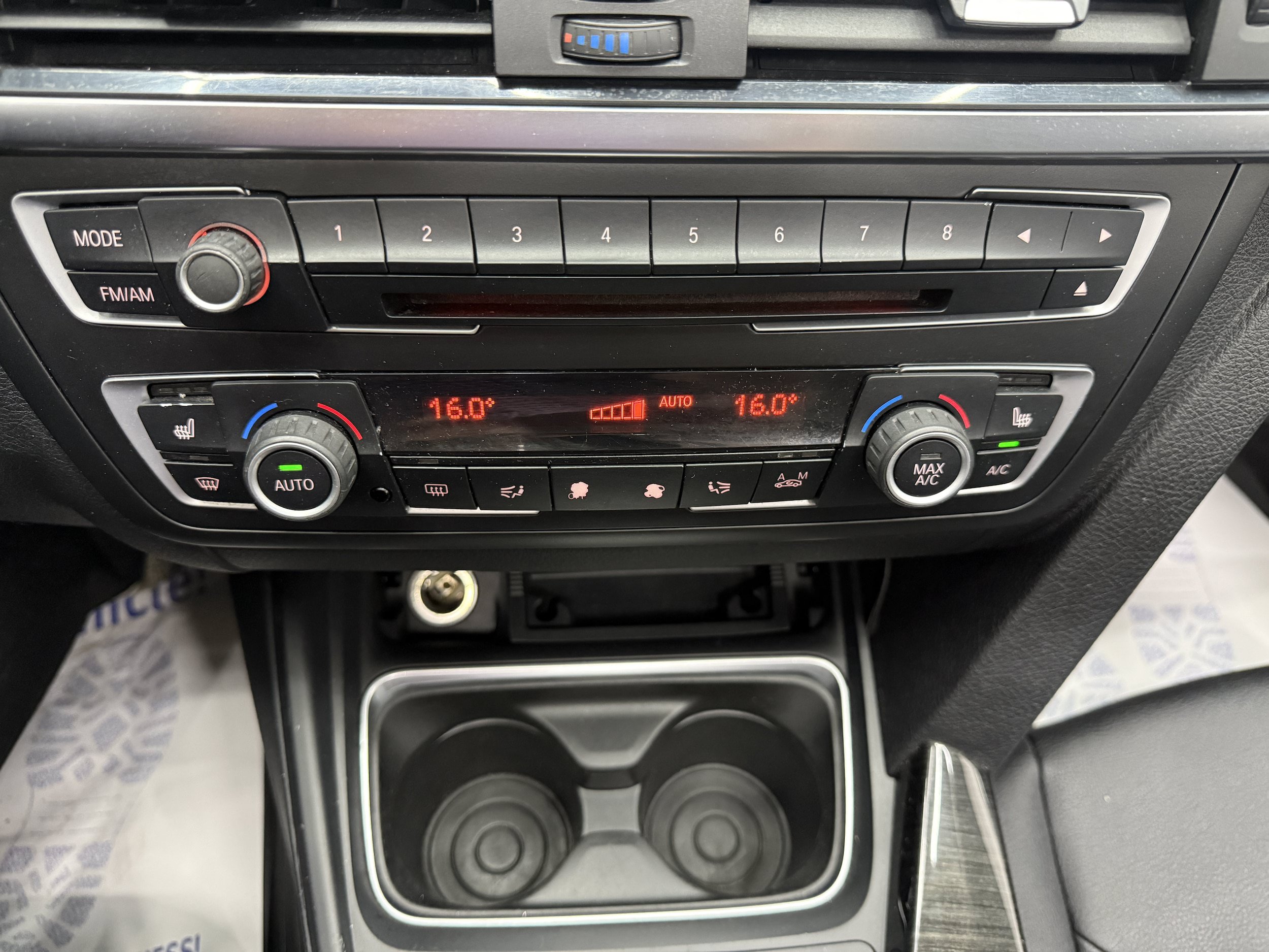 Used 2014 BMW 320i xDrive Sedan AWD/4WD image 19