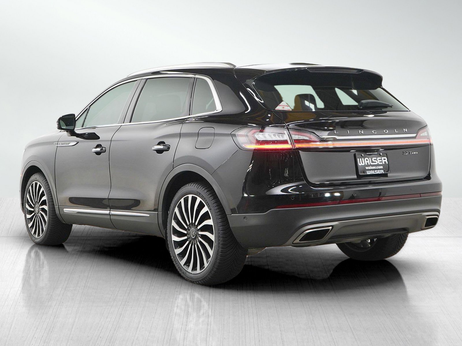 Used 2019 Lincoln Nautilus Black Label AWD/4WD image 3