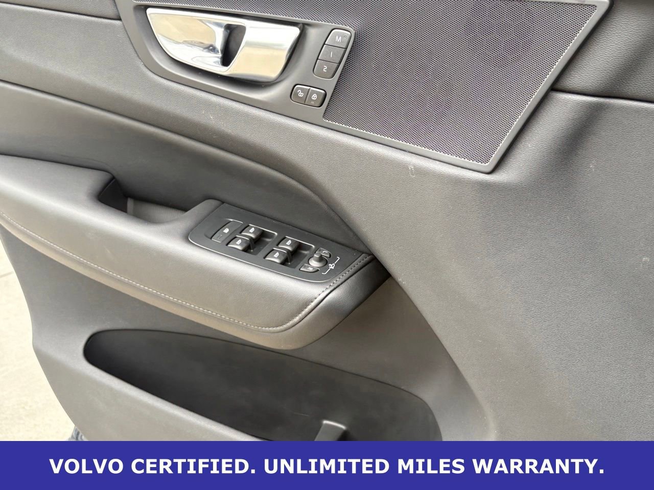 Certified 2025 Volvo XC60 B5 Core AWD/4WD image 27