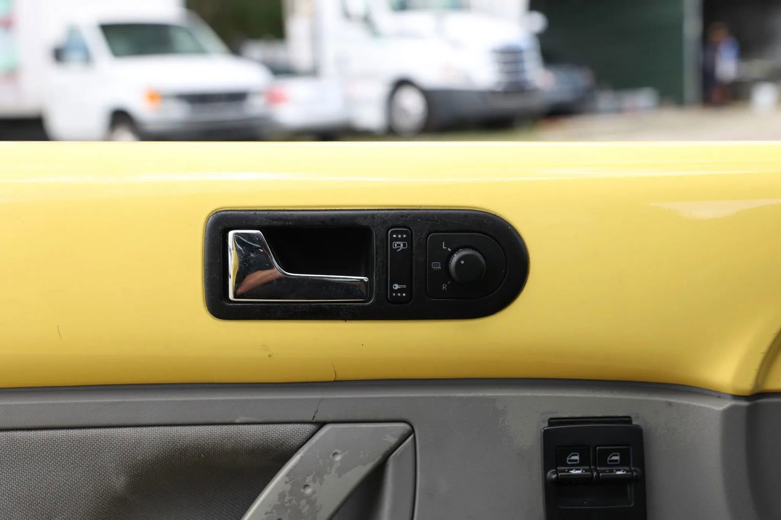 Used 2005 Volkswagen Beetle GL image 34