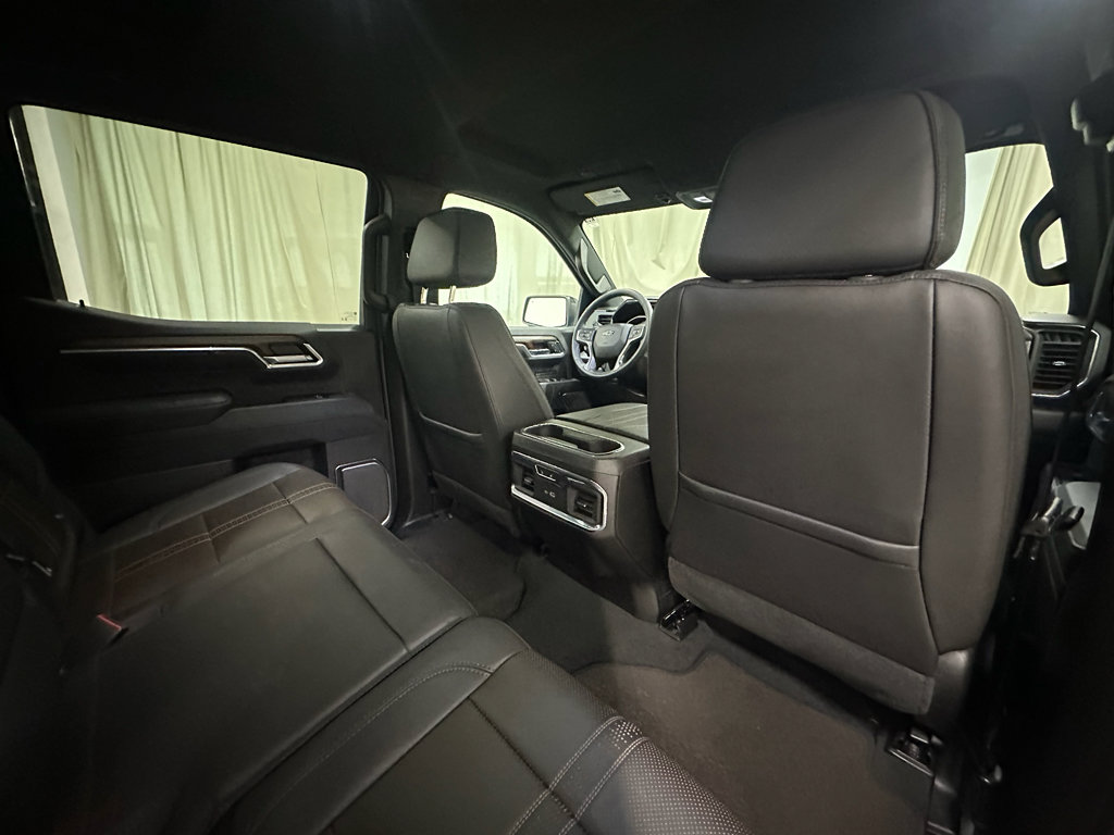 Certified 2026 Chevrolet Silverado 1500 High Country w/ Midnight Edition AWD/4WD image 23