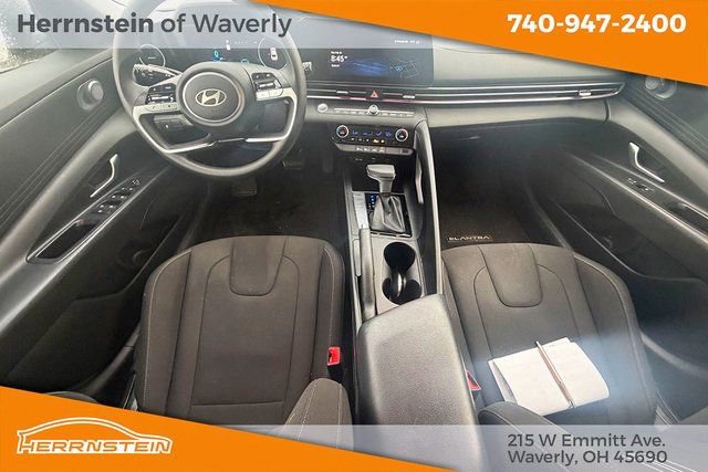 Used 2024 Hyundai Elantra SEL image 12