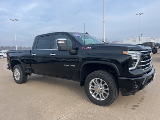 Used 2025 Chevrolet Silverado 2500 LT w/ Z71 Chrome Sport Edition image 1