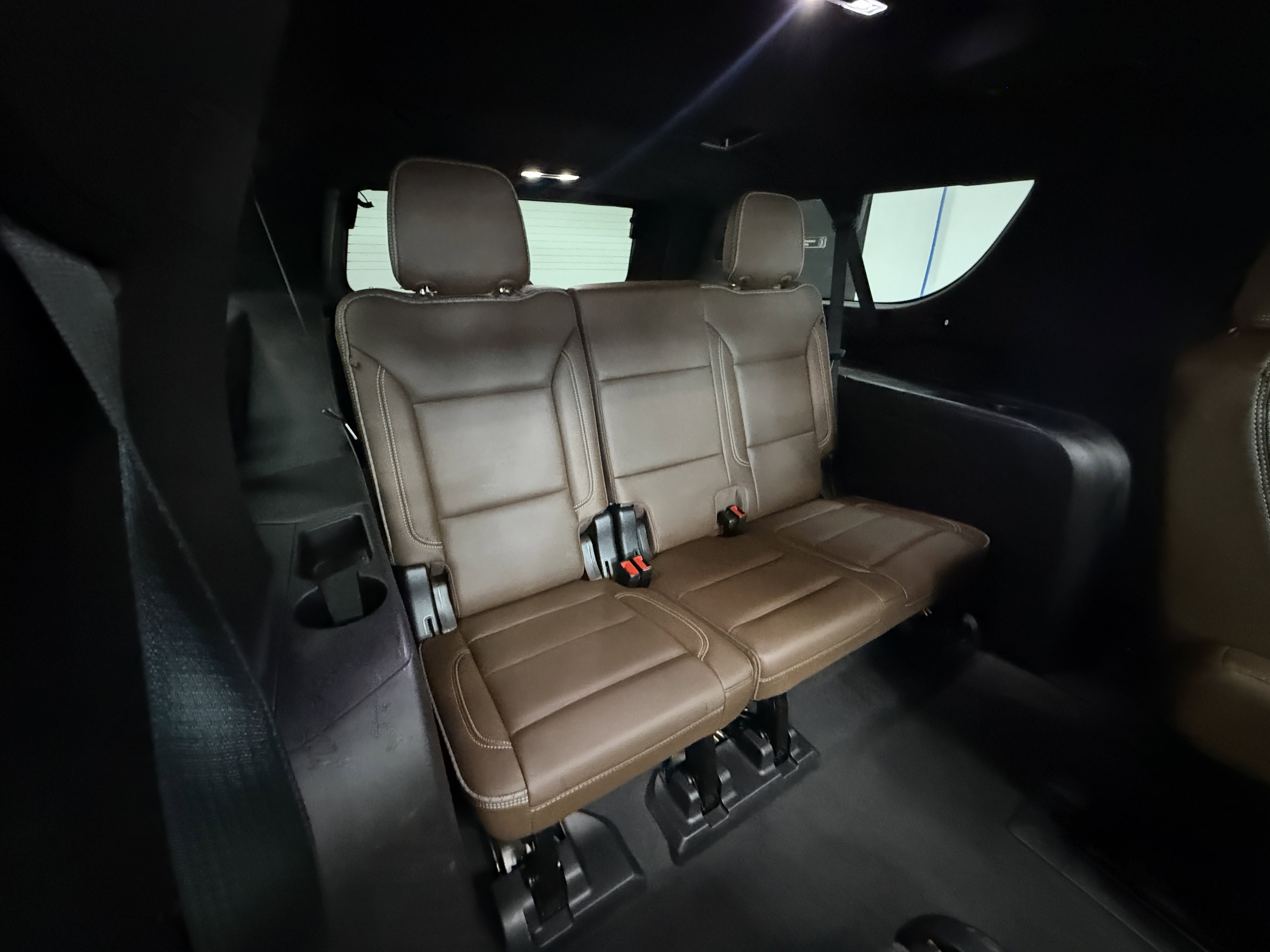 Used 2021 Chevrolet Suburban High Country AWD/4WD image 30