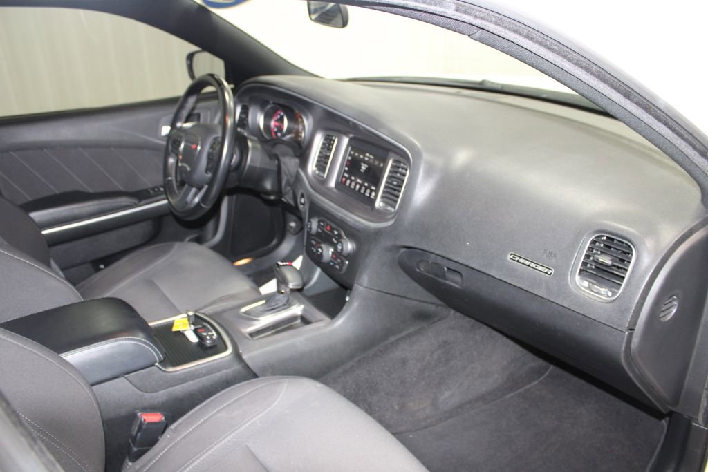 Used 2019 Dodge Charger SXT RWD image 25