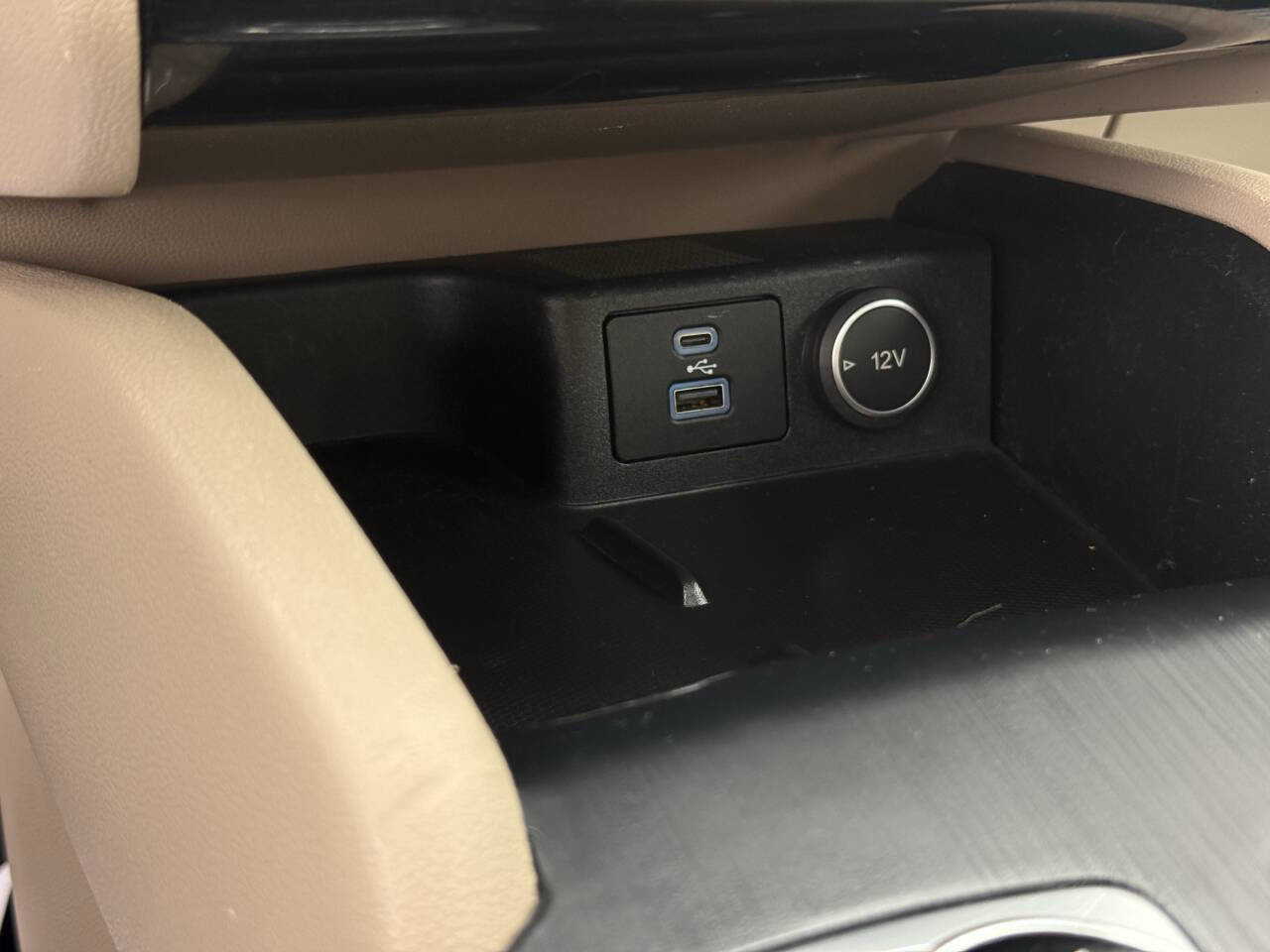 Used 2021 Ford Escape SEL w/ Technology Package AWD/4WD image 24