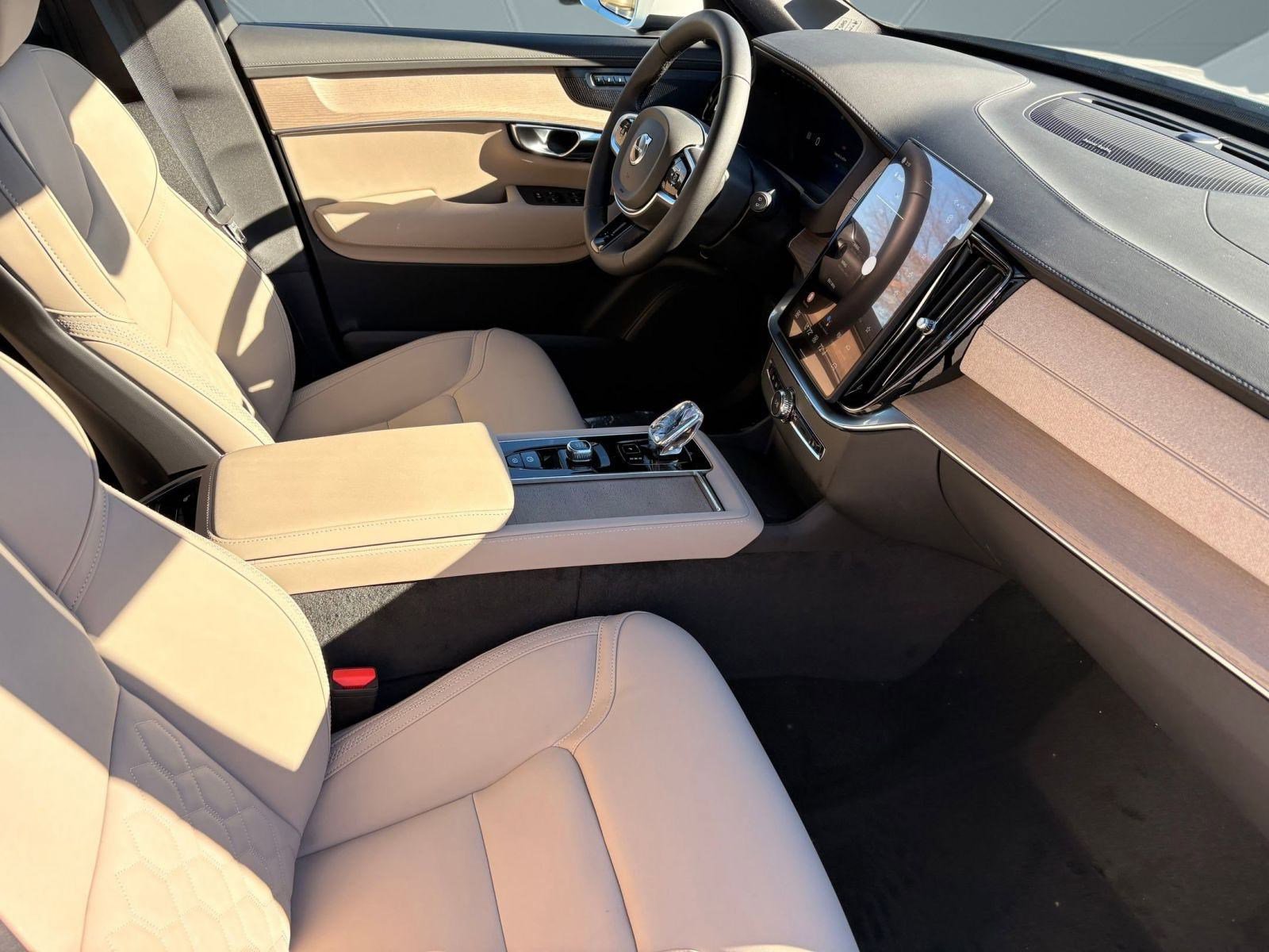 New 2026 Volvo XC90 T8 Plus w/ Protection Package AWD/4WD image 27