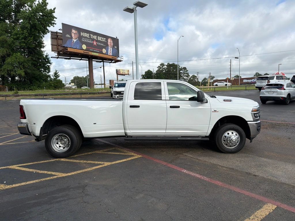 Used 2025 RAM 3500 Tradesman w/ Chrome Appearance Group AWD/4WD image 5