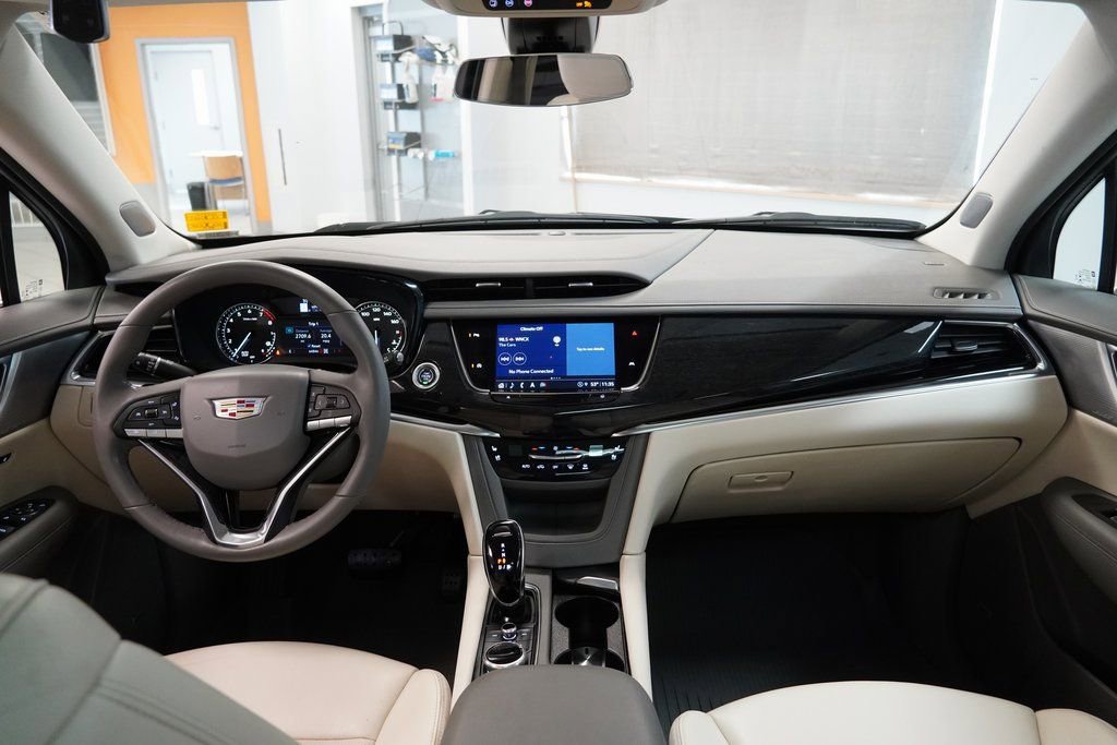 Used 2023 Cadillac XT6 Premium Luxury image 21