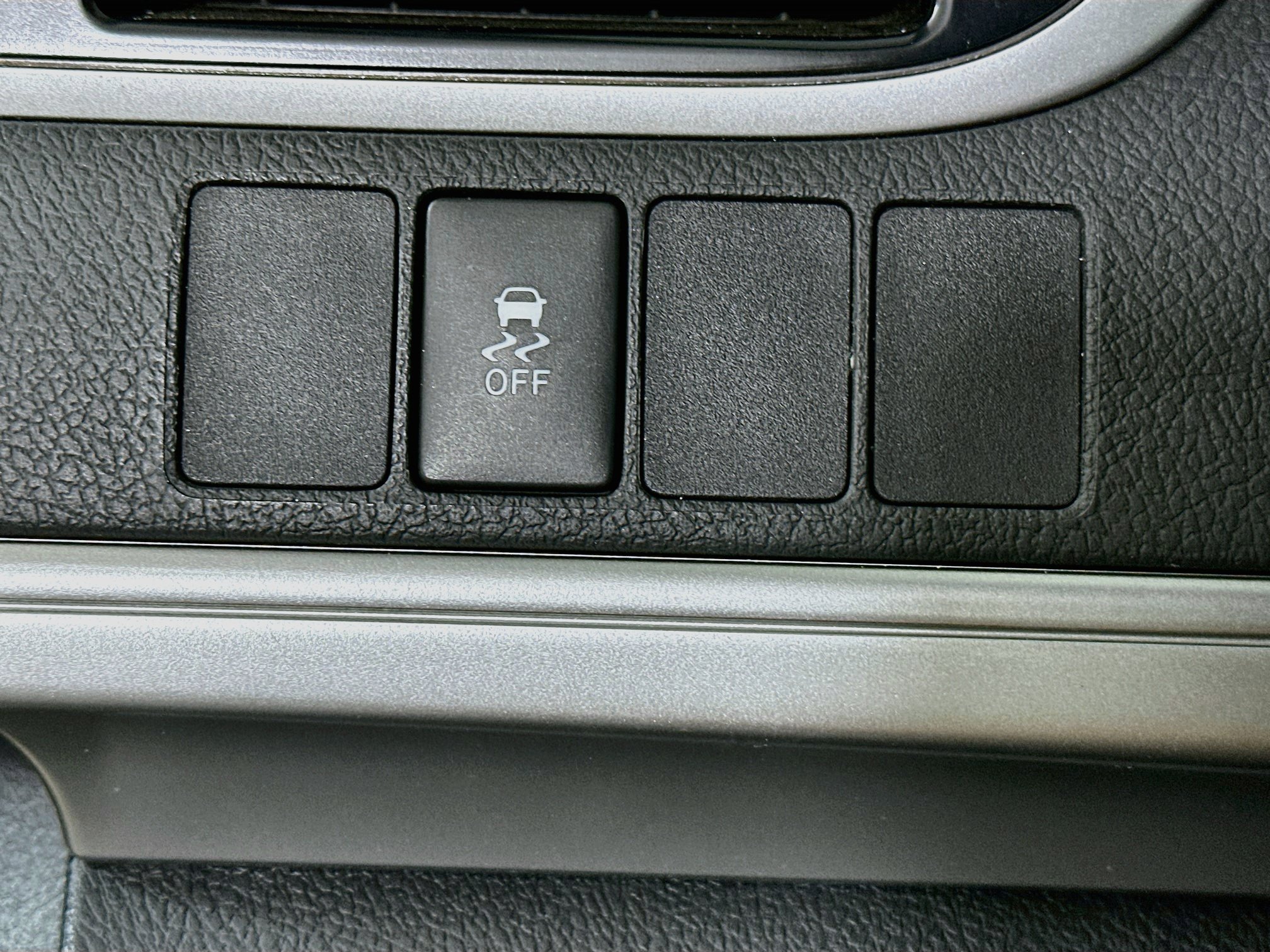 Used 2012 Toyota Camry SE FWD image 16