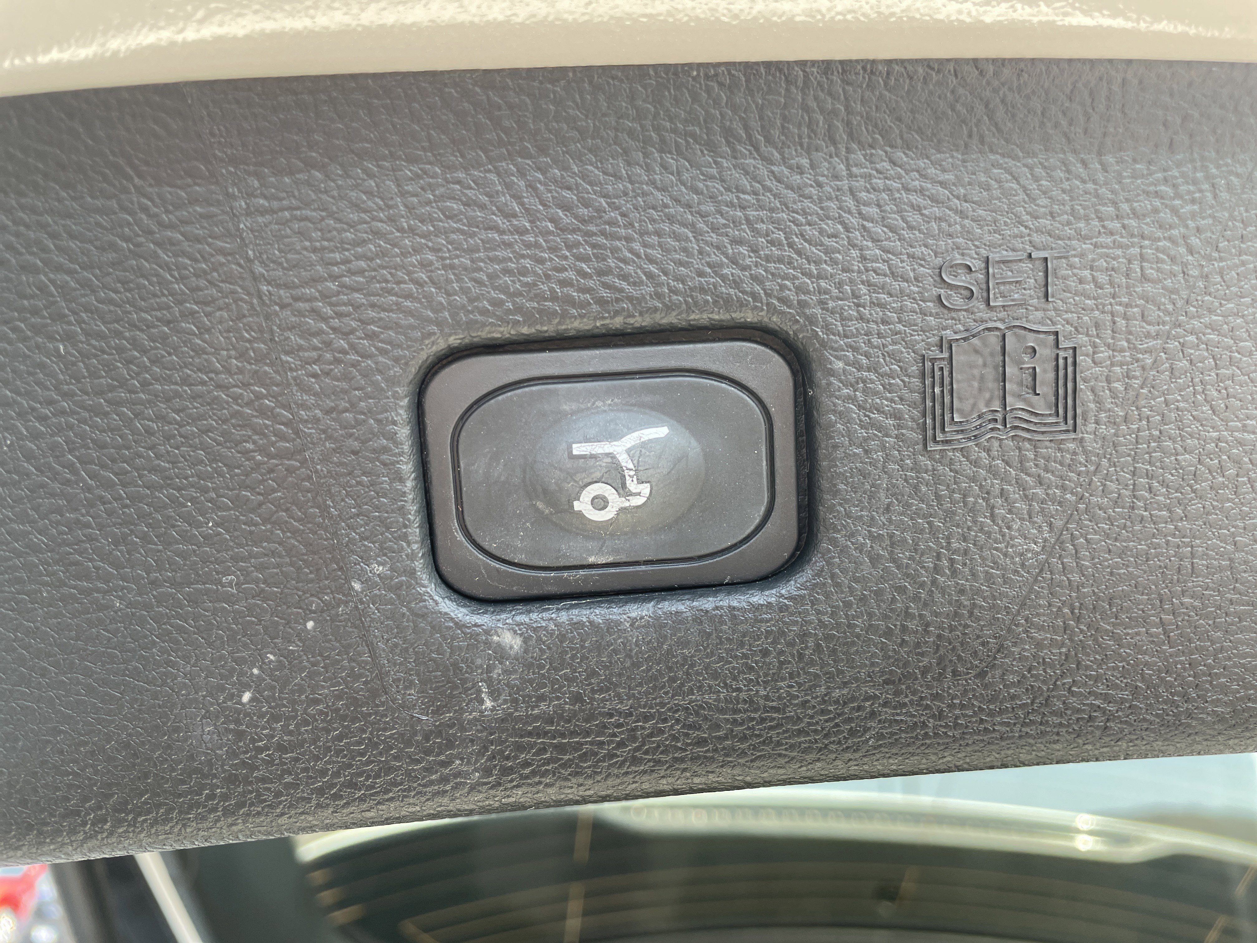 Used 2024 Ford Edge SEL w/ Convenience Package image 25