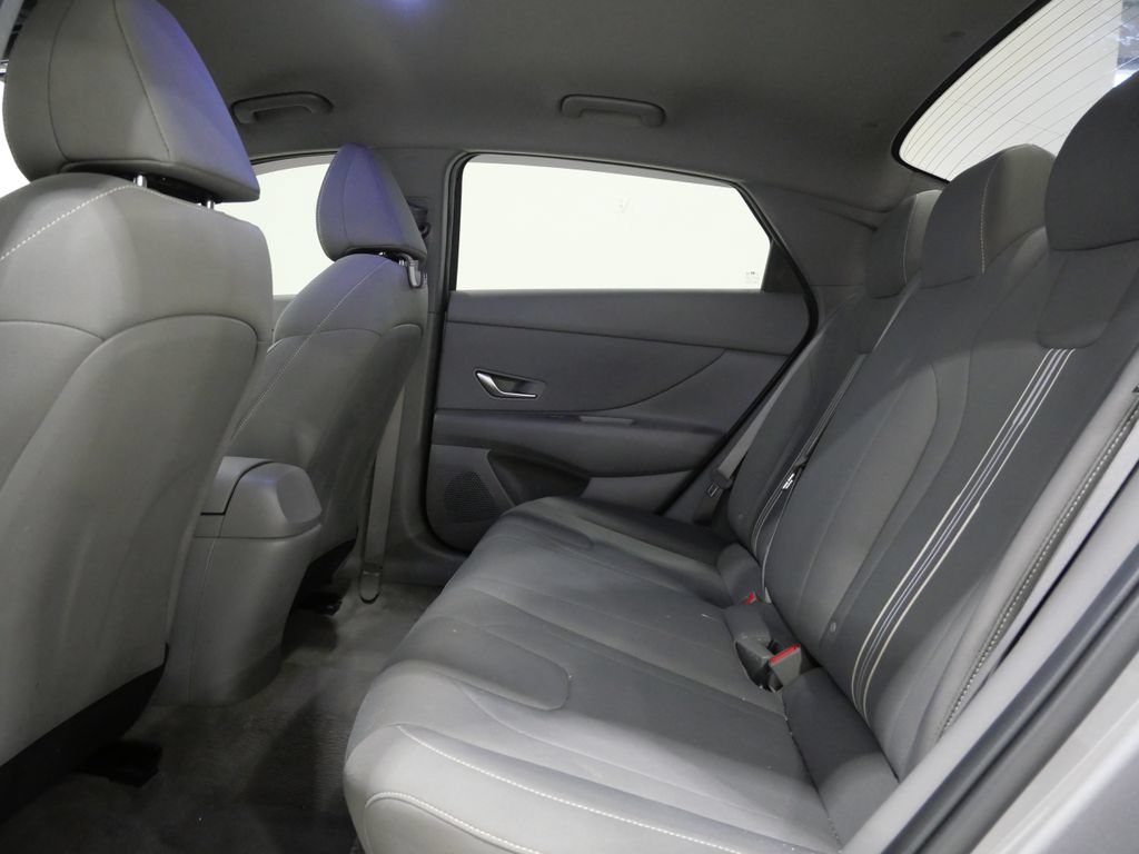 Used 2023 Hyundai Elantra SEL w/ Convenience Package FWD image 23