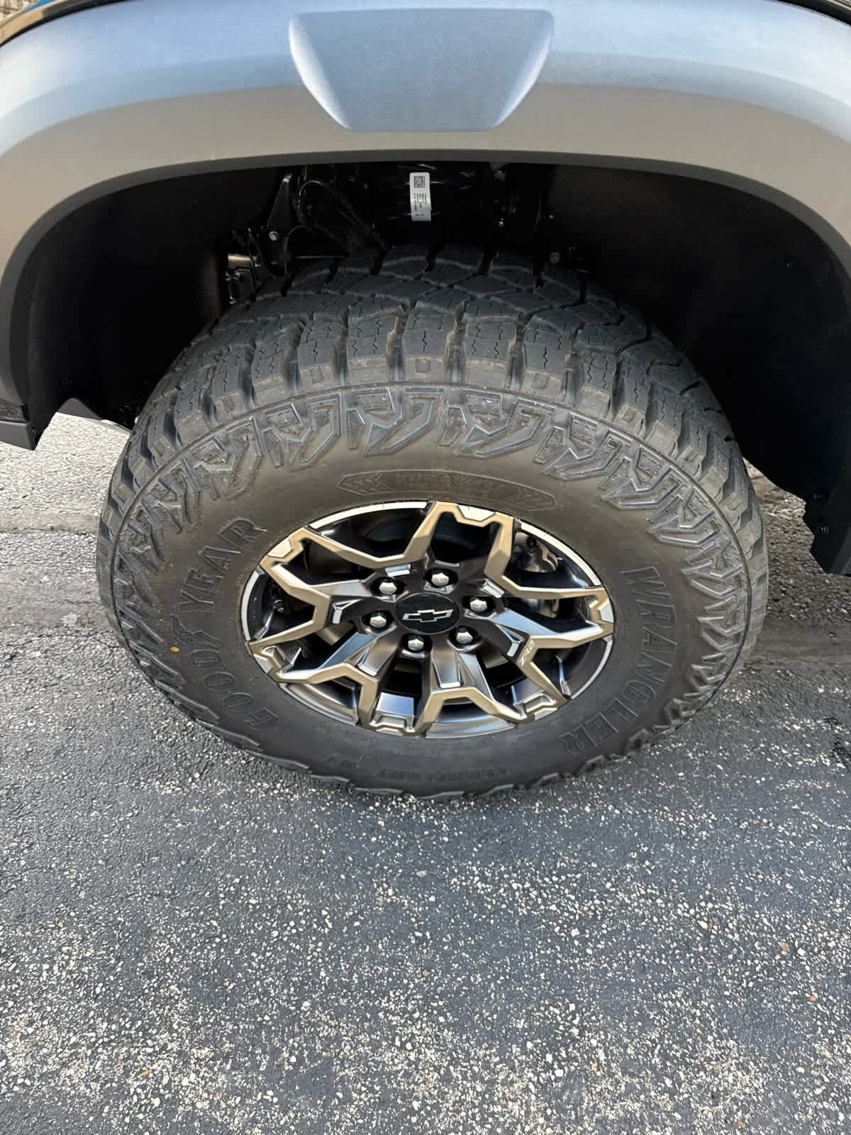 New 2026 Chevrolet Colorado ZR2 w/ Technology Package AWD/4WD image 3